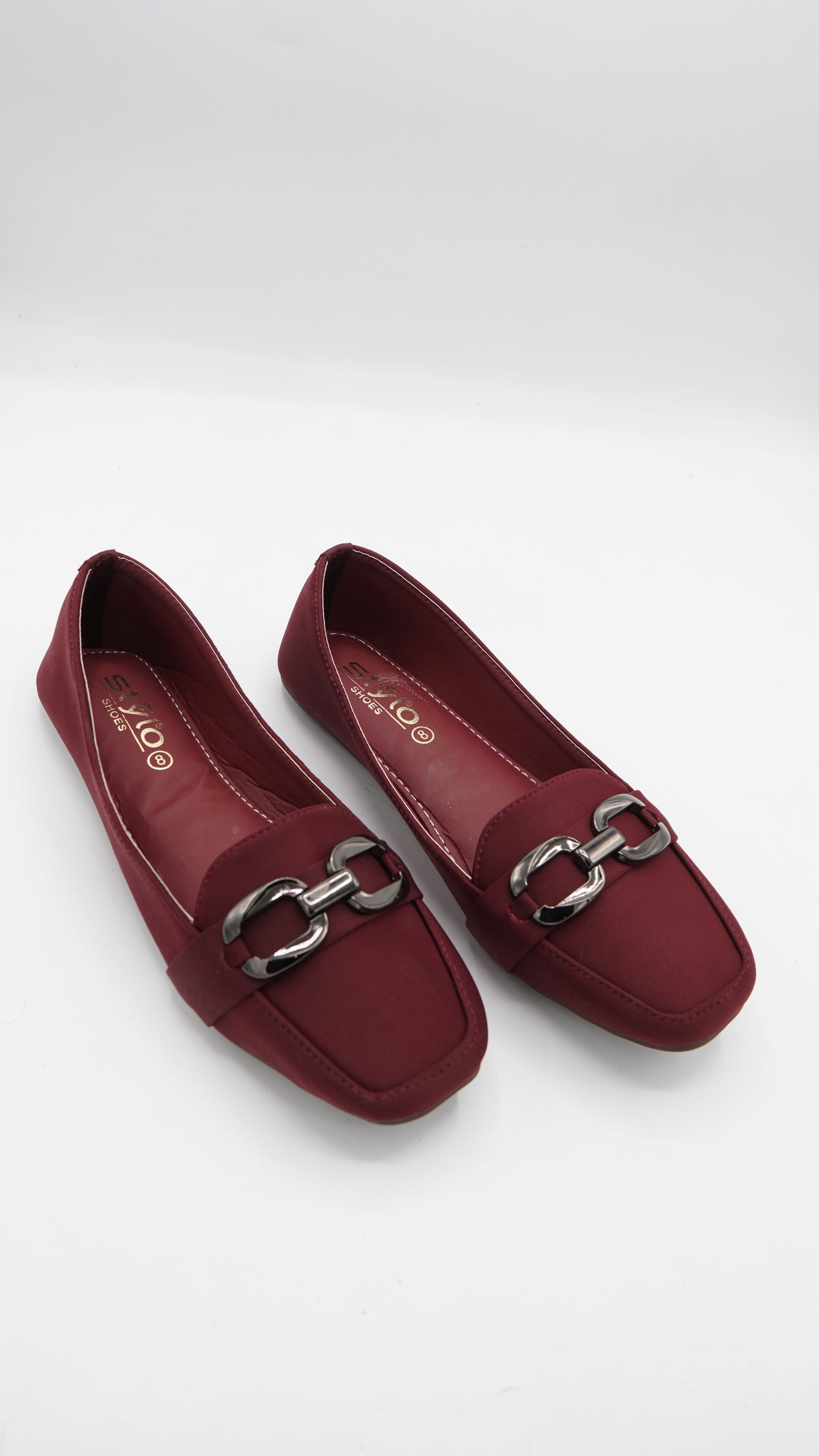 Elegant Maroon Chain-Link Loafers