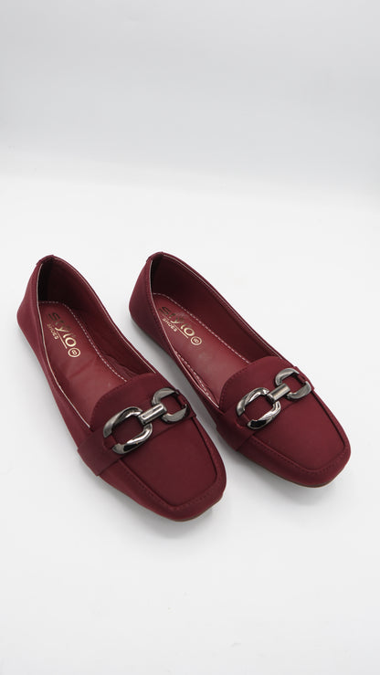 Elegant Maroon Chain-Link Loafers
