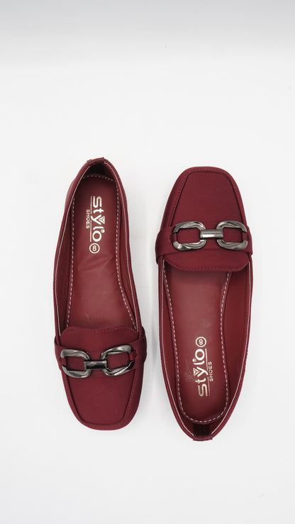 Elegant Maroon Chain-Link Loafers