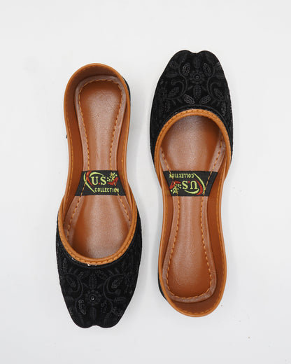 Elegant Black Embroidered Khussa