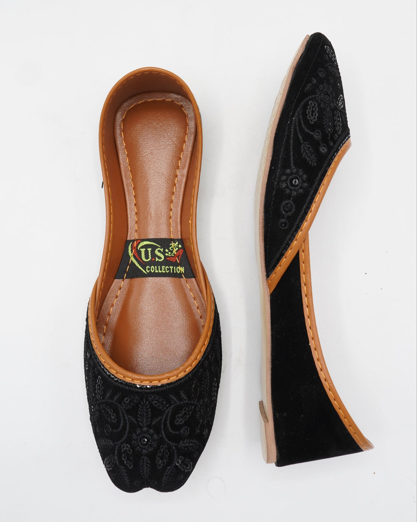 Elegant Black Embroidered Khussa