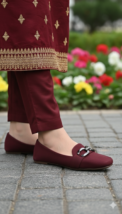 Elegant Maroon Chain-Link Loafers